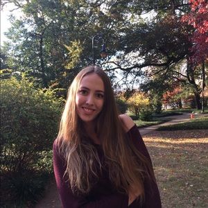 Meet your Posher, Danielle